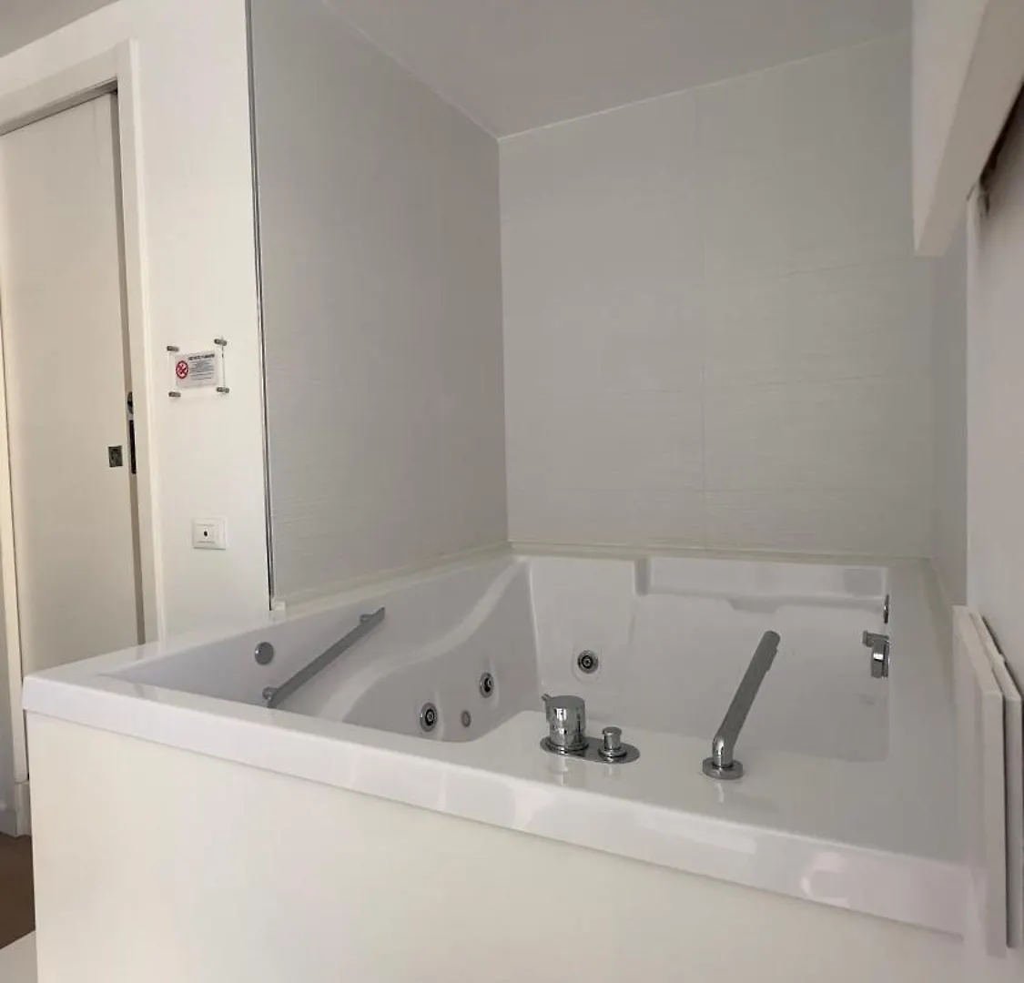 *** Affittacamere Hotel R & D Alghero Italia